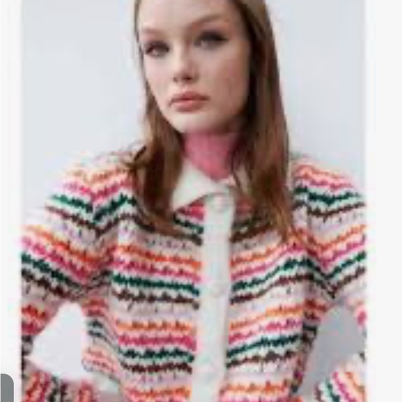 Zara blogger Bloggers Favorite
Rainbow Stripe Button Up Lapel... - Picture 2 of 7